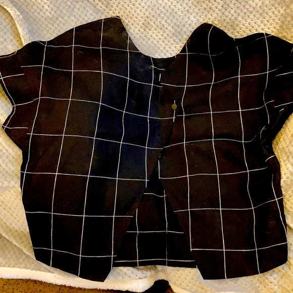 John Lewis- Kin- black button in back blouse - Picture 4 of 7